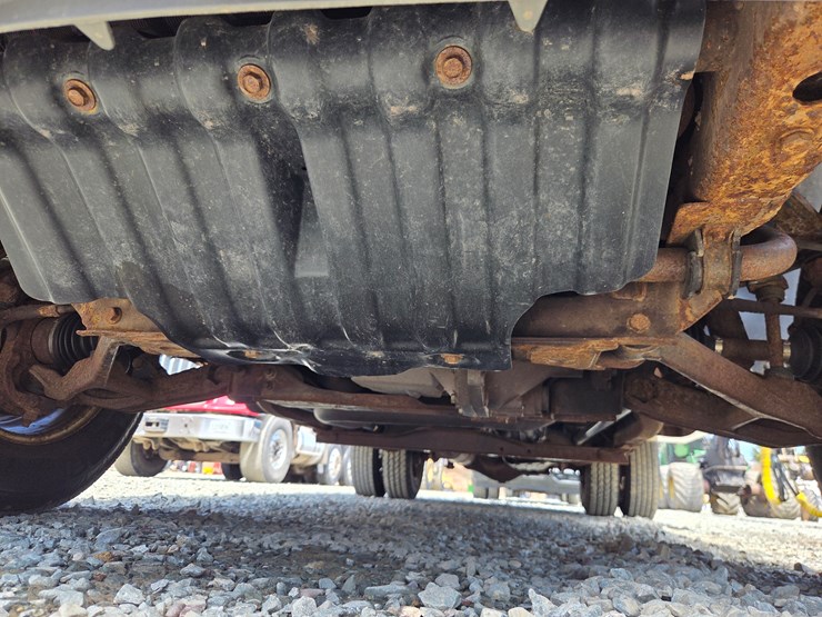 2003-chevrolet-3500-image-35