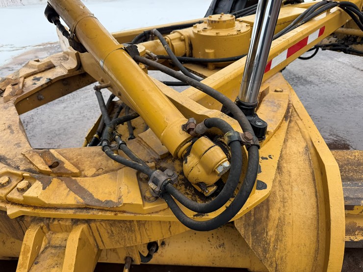 caterpillar-160m-image-85