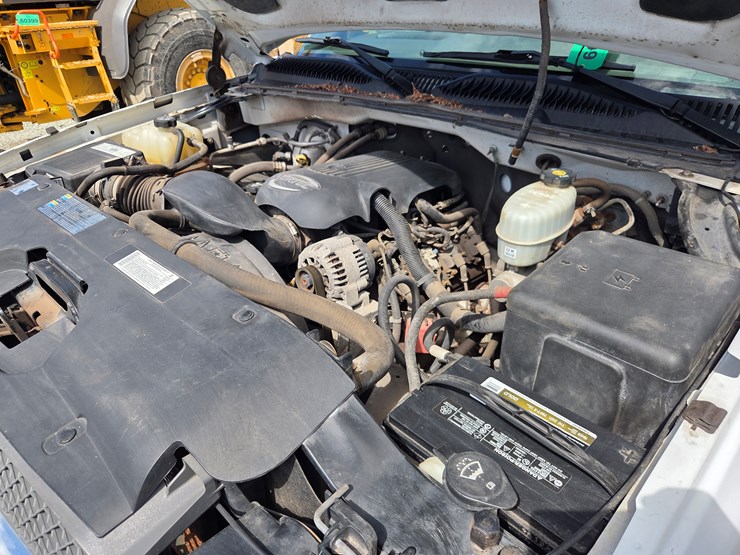 2003-chevrolet-3500-image-37