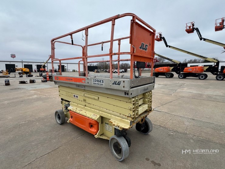 2007-jlg-3246es-image-1