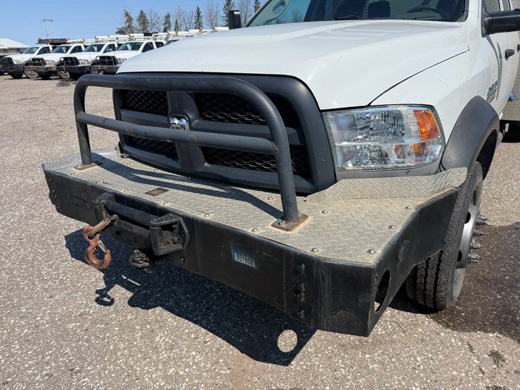 #1064-•-2015-ram-5500-heavy-duty-service-truck-image-9