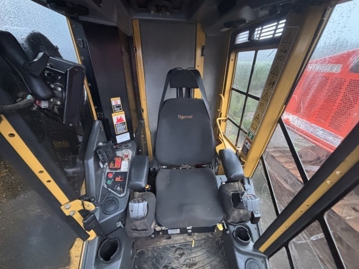 2017-tigercat-lx830d-image-31