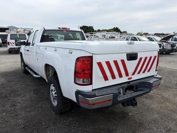 2012-gmc-sierra-2500-image-4