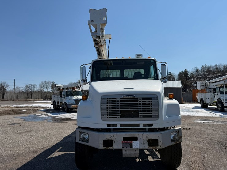 2002-freightliner-fl80-image-8