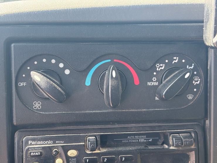 2006-international-7600-image-39