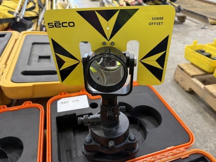 seco-surveying-prism-kit-image-2