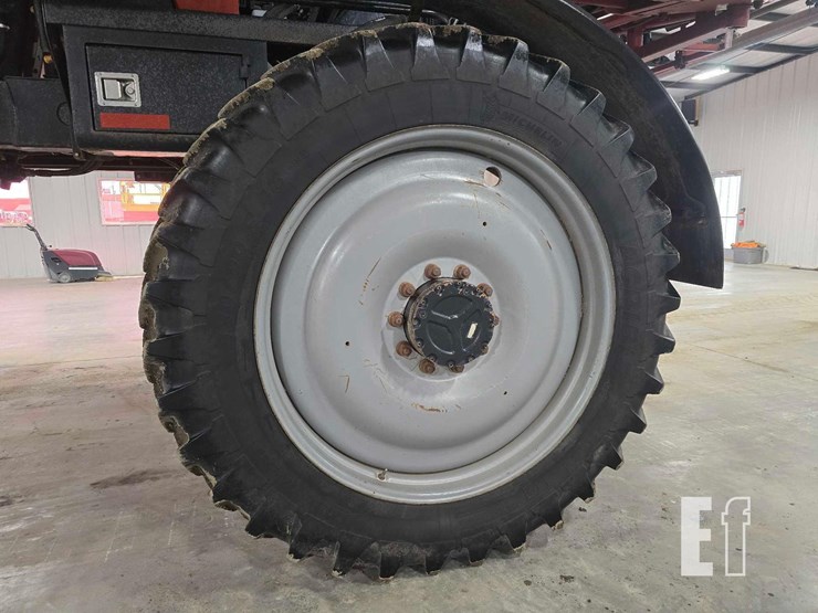 case-ih-patriot-3330-image-30
