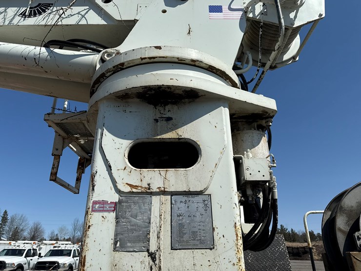 2010-international-7400-image-32