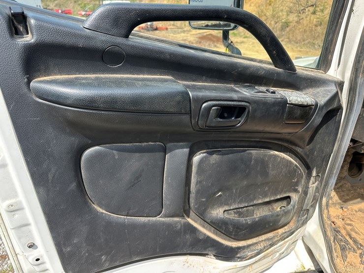 2020-hino-268-image-20