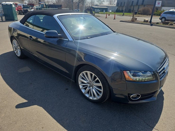 2011-audi-a5-quattro-2-door-convertible-image-3