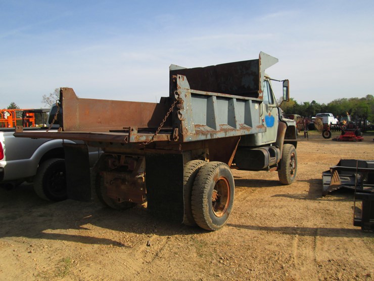 1981-international-s1800-image-3