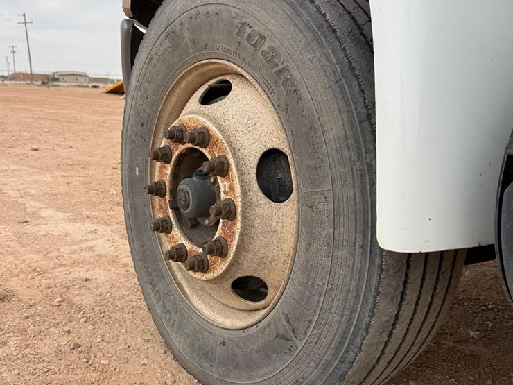 2016-international-durastar-4400-image-24