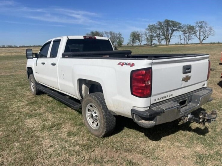 2015-chevrolet-silverado-2500hd-image-9