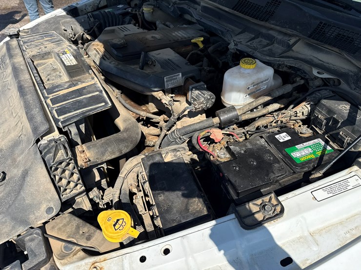 #1065-•-2013-ram-5500-heavy-duty-service-truck-image-37