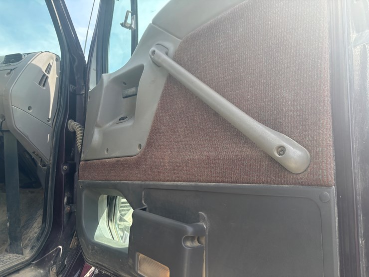 1999-sterling-l9513-image-45