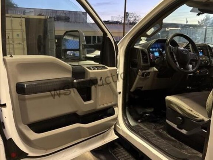 2017-ford-f350-image-25