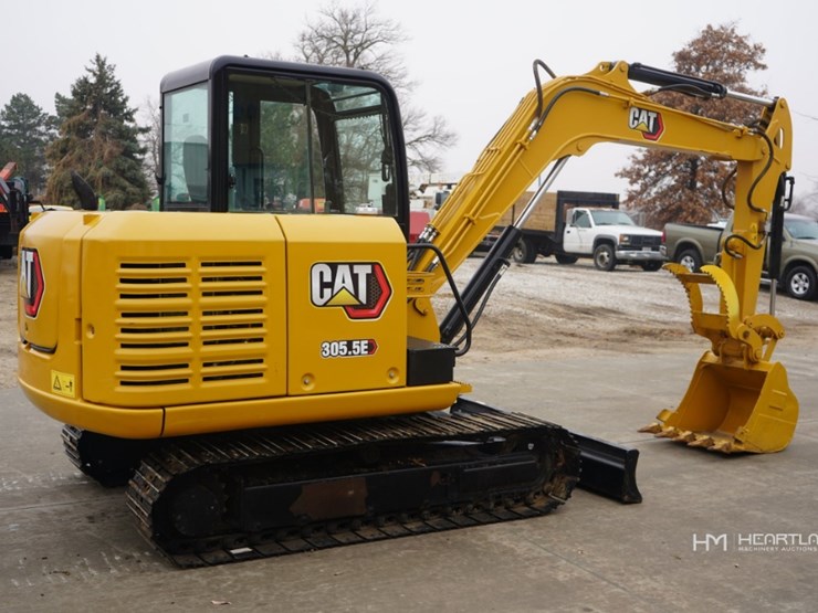 2014-caterpillar-305.5e-image-3
