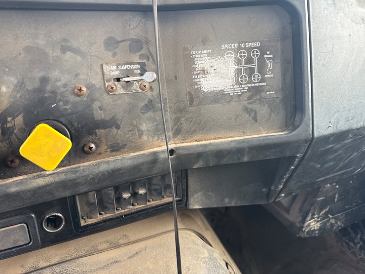 1999-international-4900-image-33