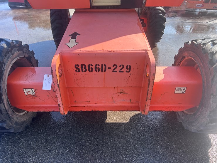 2011-jlg-660sj-image-23