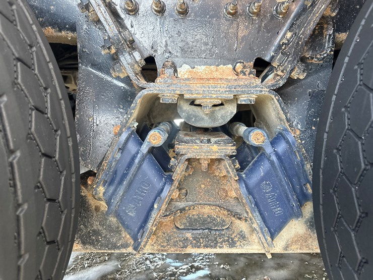 2012-international-7600-image-62