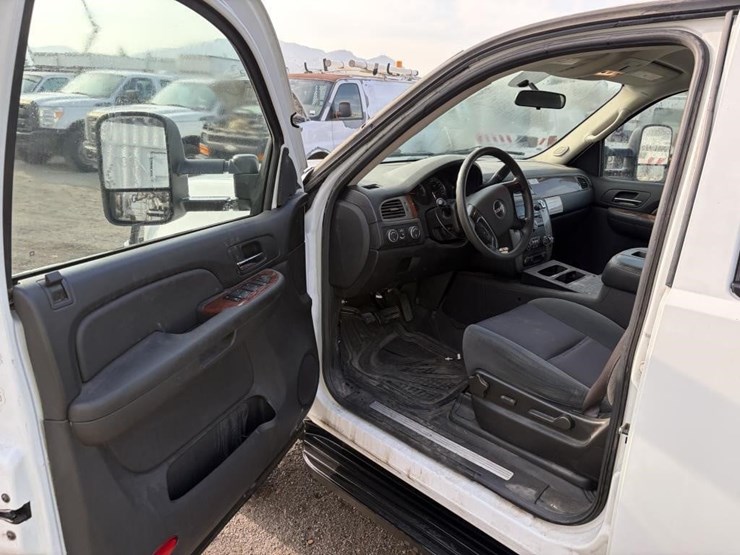 2009-gmc-yukon-image-13