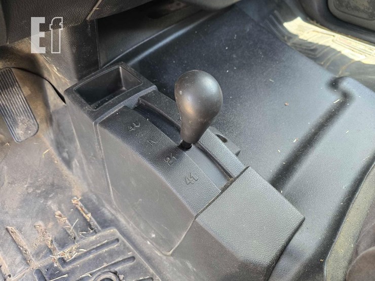 2015-chevrolet-silverado-1500-image-15