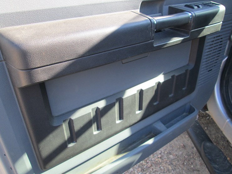 2011-ford-f250-image-28