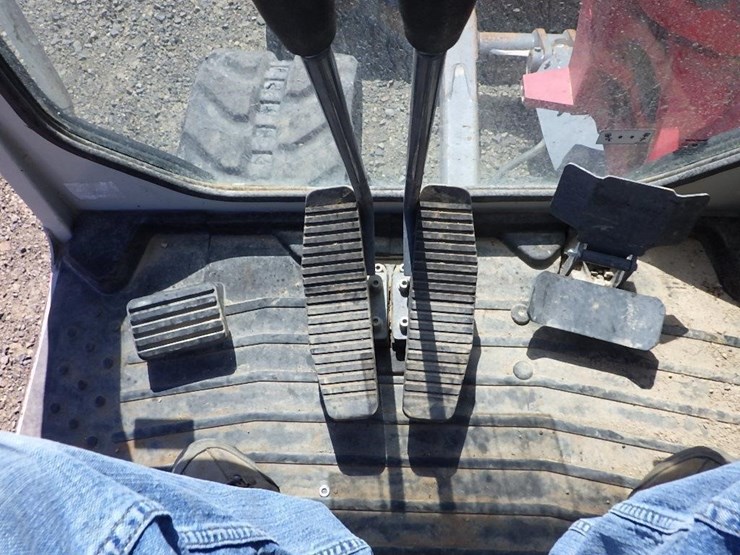 takeuchi-tb260-image-44