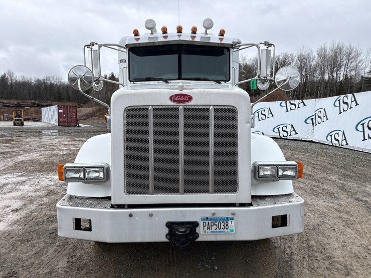 2013-peterbilt-365-image-8