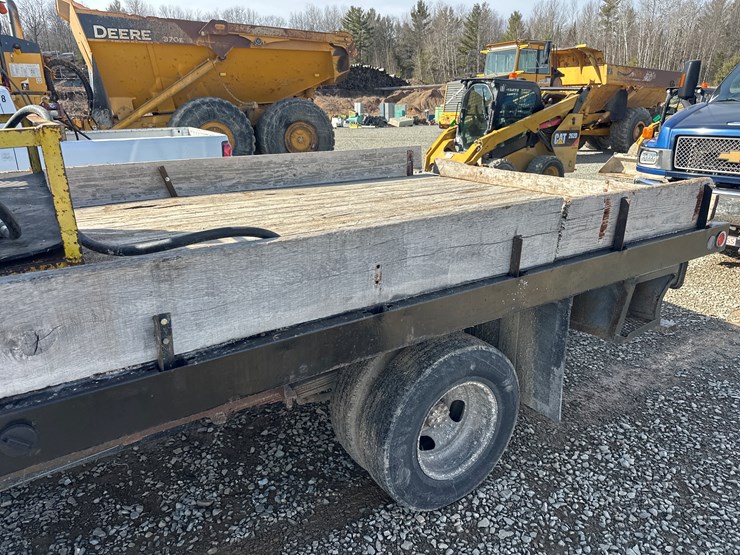 2005-gmc-3500-image-19