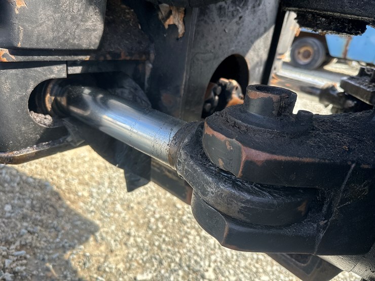 deere-1110e-image-34