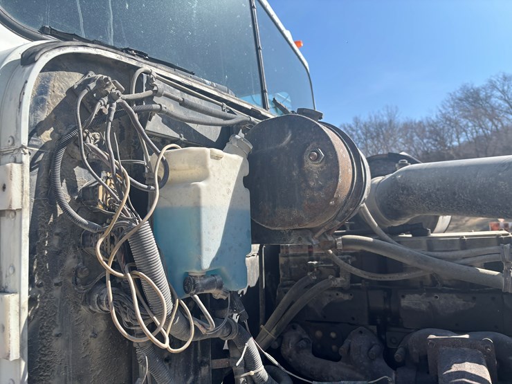 1994-international-9400-image-30