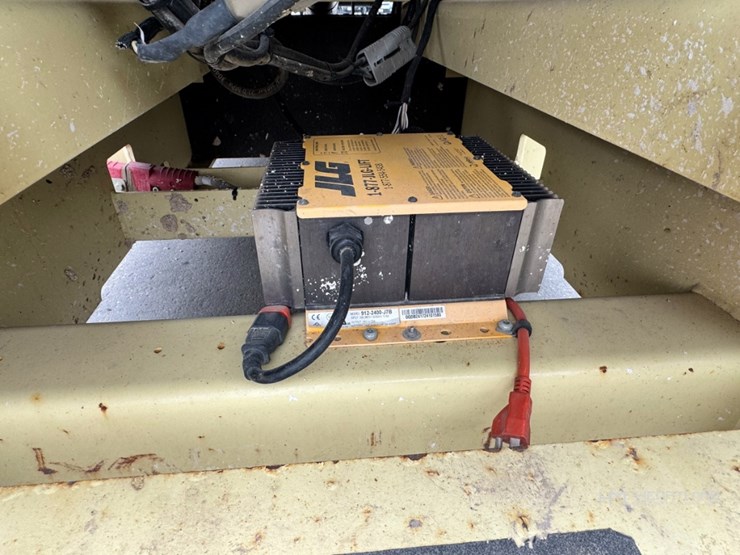 2018-jlg-3246es-image-14