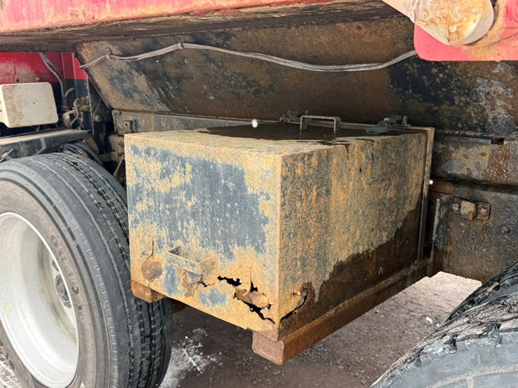 #1052-•-2007-international-7600sfa-tri-axle-dump-truck-image-48