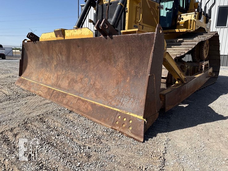 2016-caterpillar-d6t-lgp-image-11