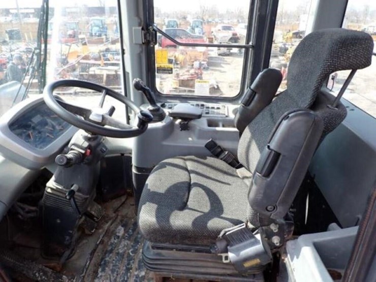 2010-doosan-dl250-image-18