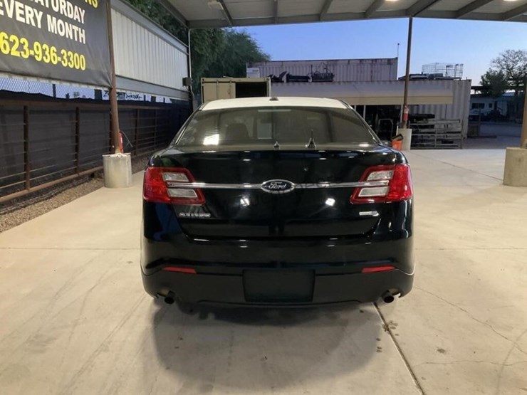 2013-ford-taurus-sdn-image-6