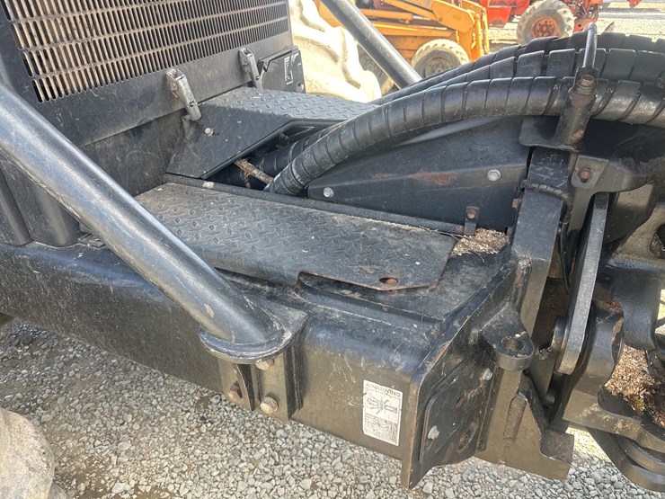 2011-deere-1270e-image-22