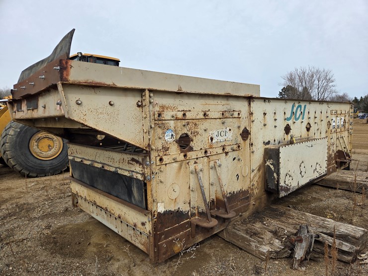 #4976-•-jci-20'x6'-triple-deck-screener-image-1