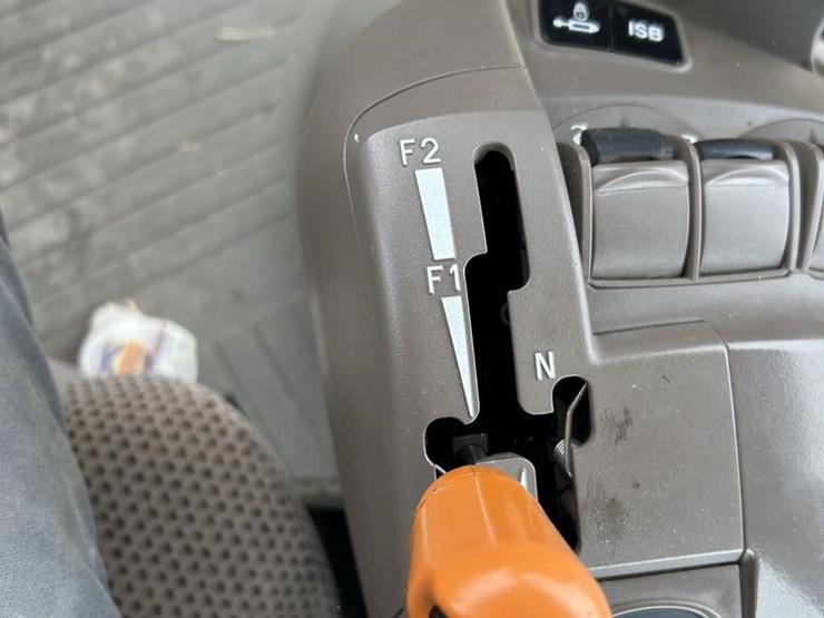 2014-john-deere-8320r-image-63