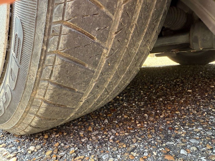 2017-ford-focus-4-door-sedan-(42,593-miles)-image-25