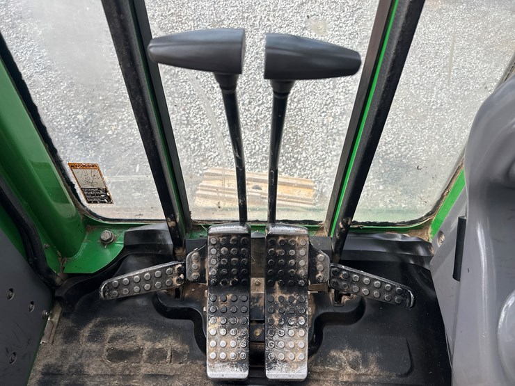 2016-deere-2154d-image-61
