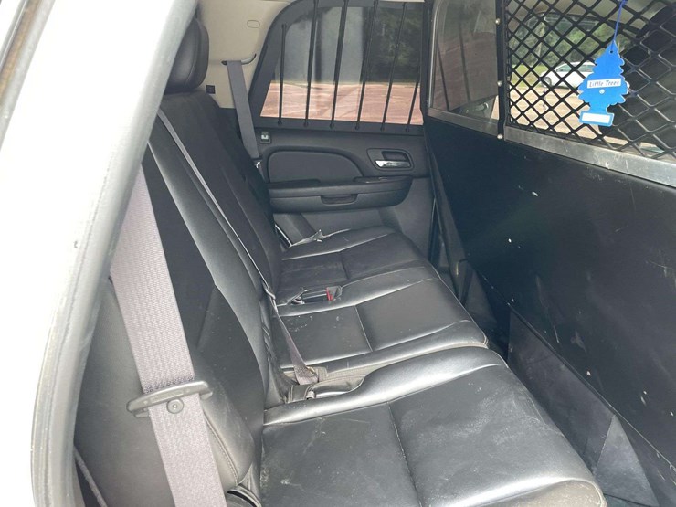 2012-chevrolet-tahoe-image-16