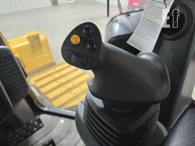 2002-caterpillar-d3-lgp-image-16