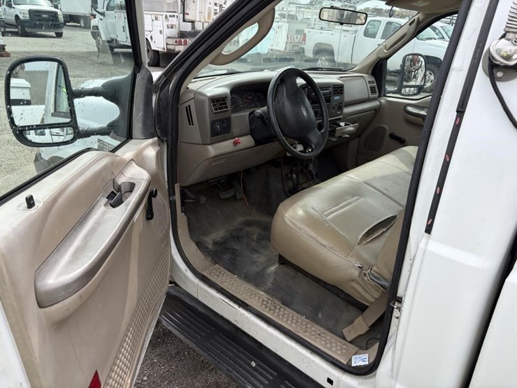 2004-ford-f350-image-12