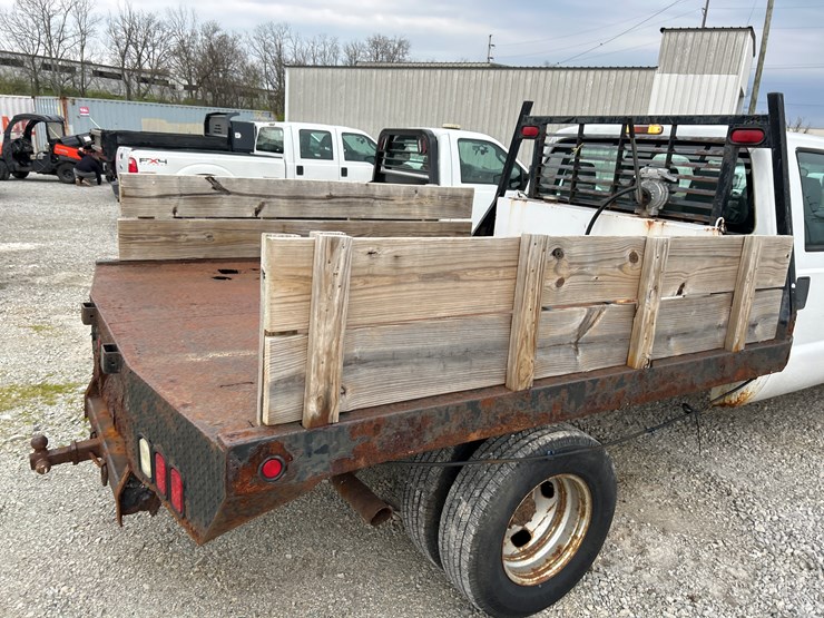 2011-ford-f350-image-15