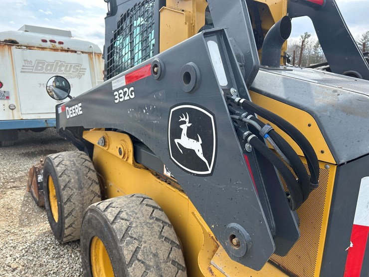 2020-deere-332g-image-22