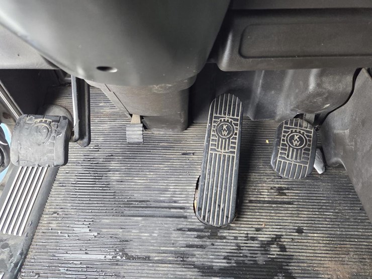 2003-kenworth-t800-image-73