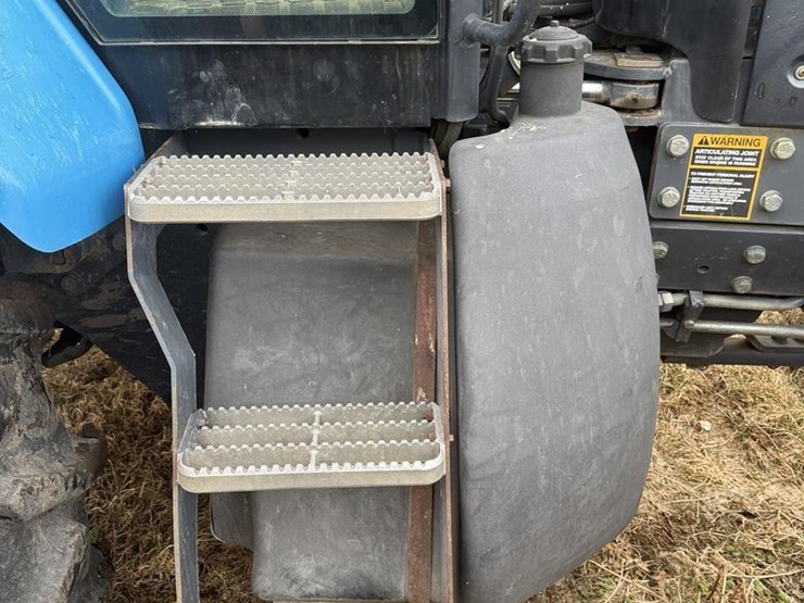 new-holland-tv140-image-28