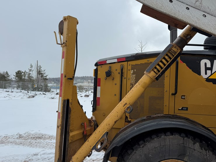 caterpillar-160m-image-60